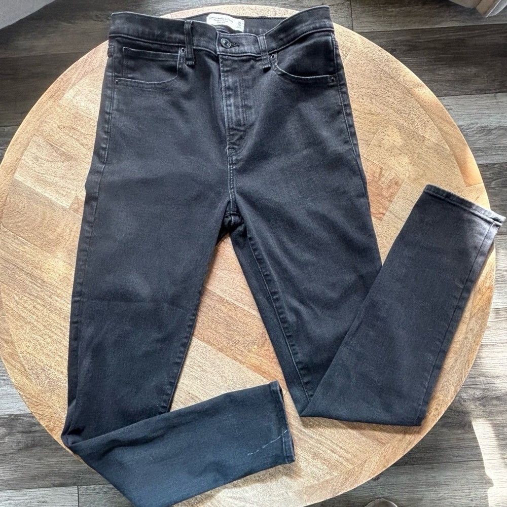 Abercrombie & Fitch the super skinny high rise 30 / 10 black jeans